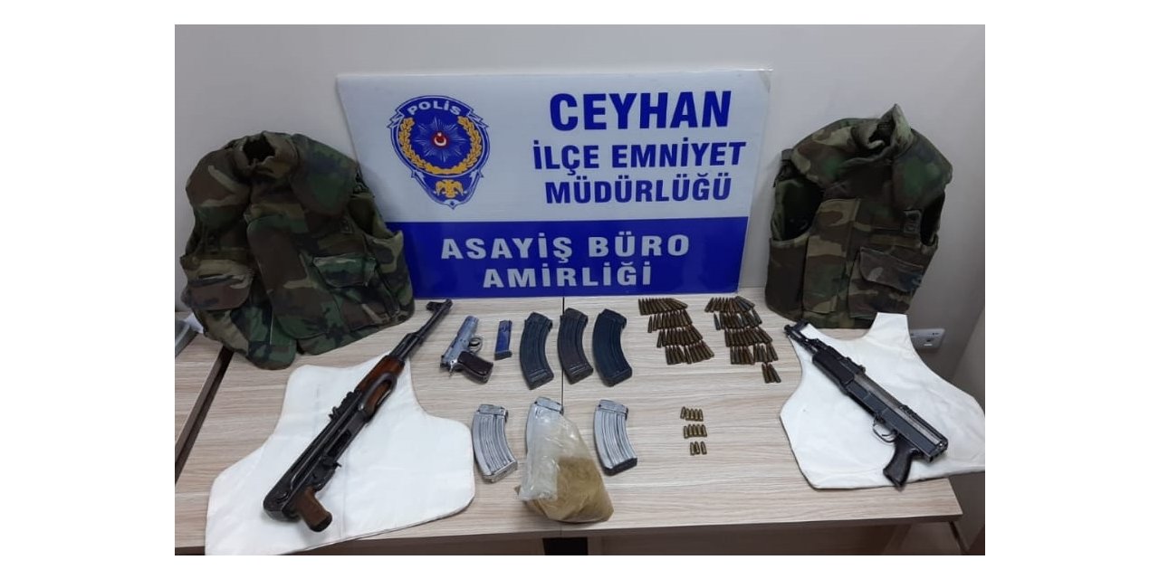 Adana'da bir çiftlikte kalaşnikof ve hücum yelekleri ele geçirildi