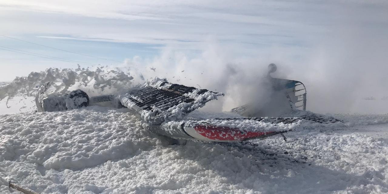 Kazakistan'da AN-2 tipi ambulans uçak sert iniş yaptı