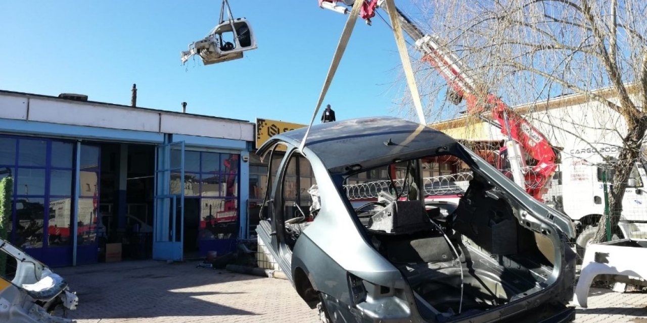 Hacizli ve çalıntı araçları parçalayıp satanlara operasyon: 3 gözaltı