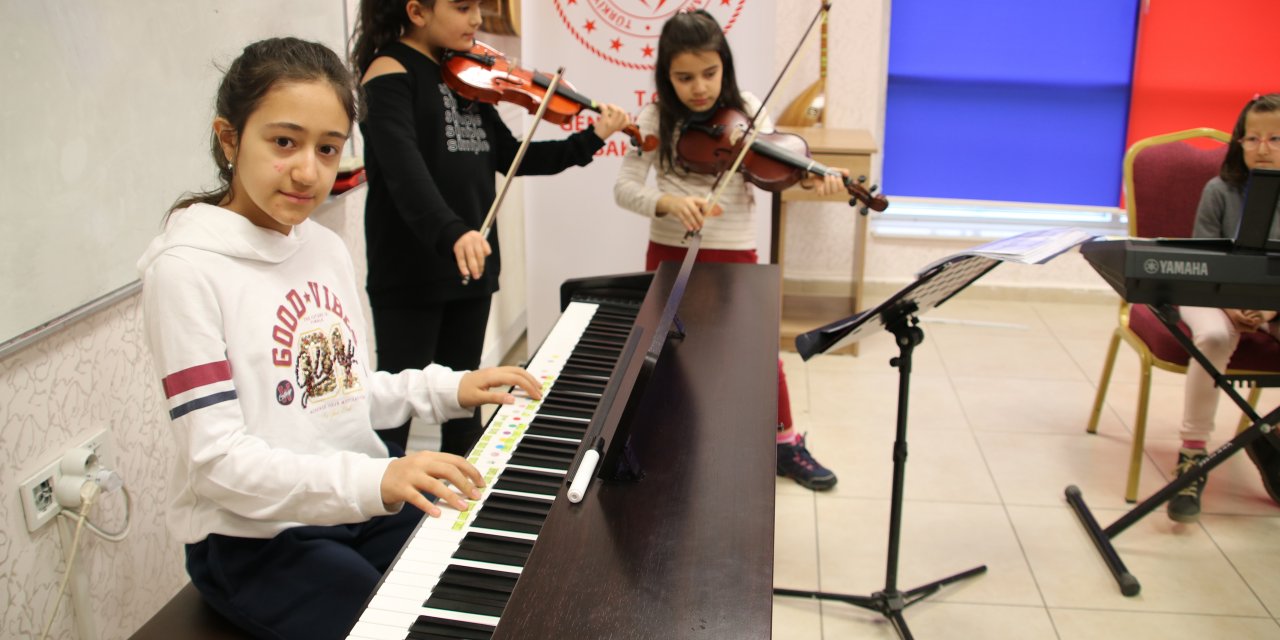 Müzik şehri Kırşehir'de piyano ve kemana ilgi artıyor
