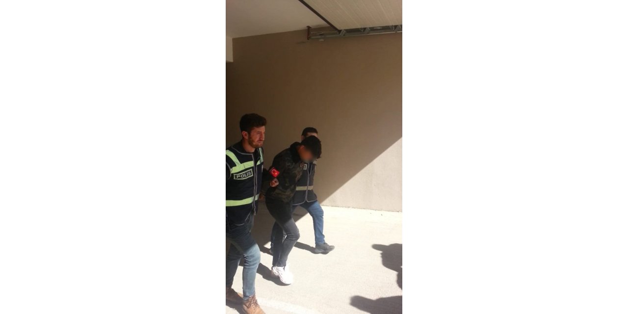 Kendilerini polis olarak tanıtıp, vatandaşı 100 bin TL dolandırdılar