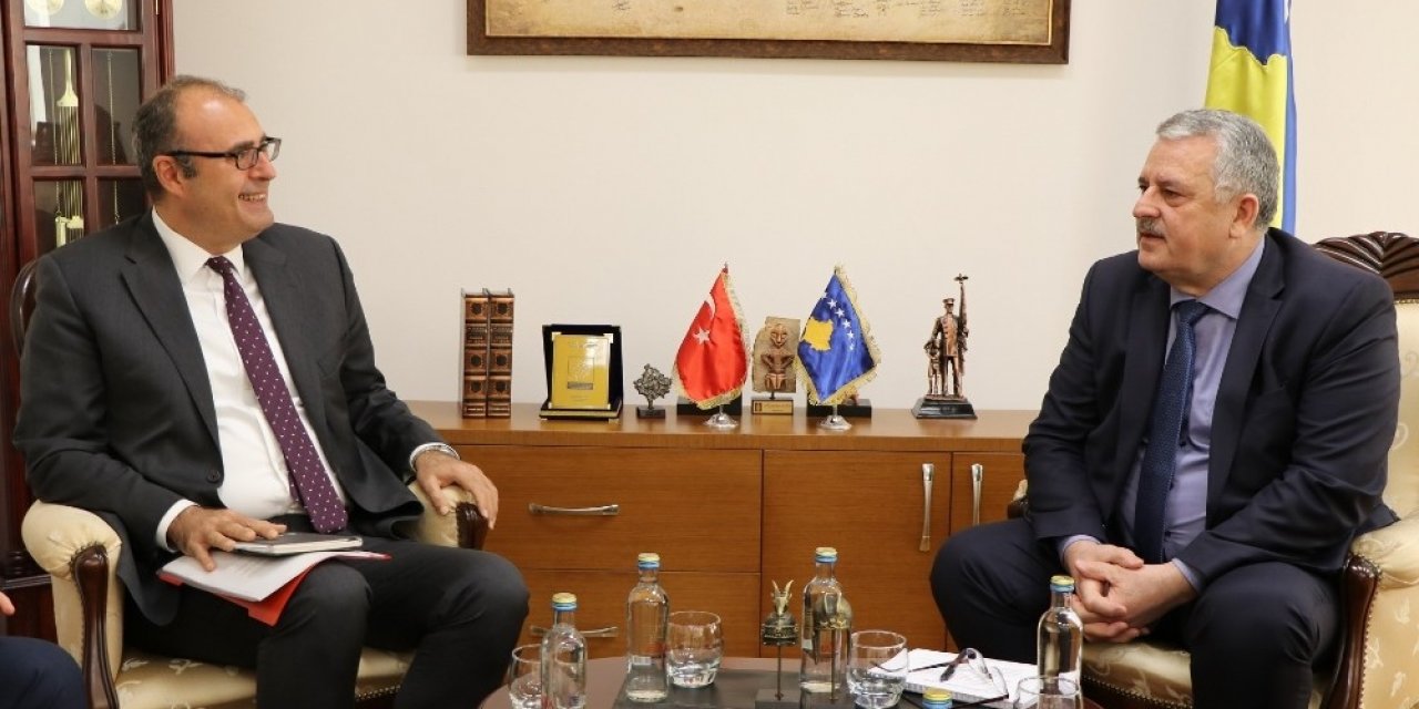 Kosova İçişleri Bakanı Veliu,  Büyükelçi Sakar’ı kabul etti