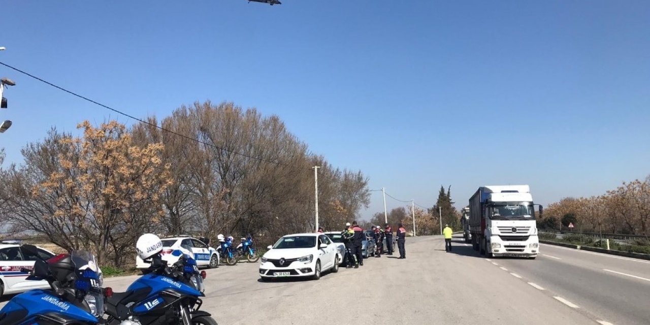 Jandarma ve emniyetten helikopter destekli uygulama
