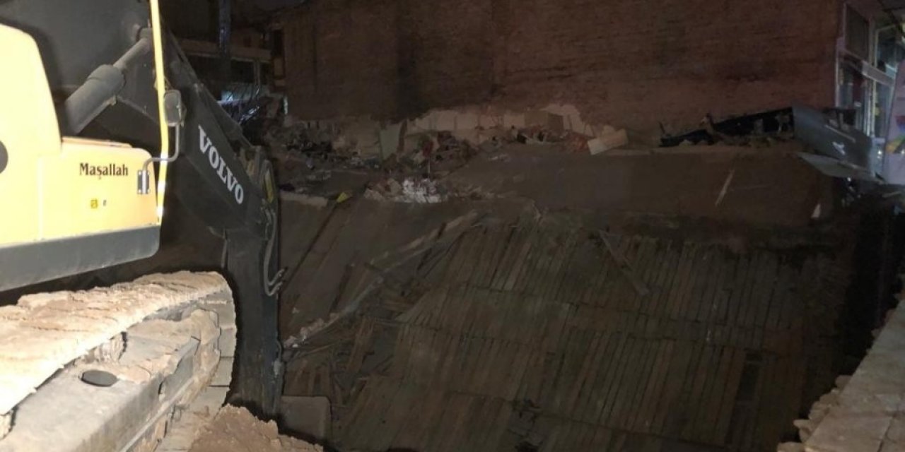 Başkent’te 3 katlı hırdavatçı dükkanı çöktü: 1 köpek enkaz altında kaldı