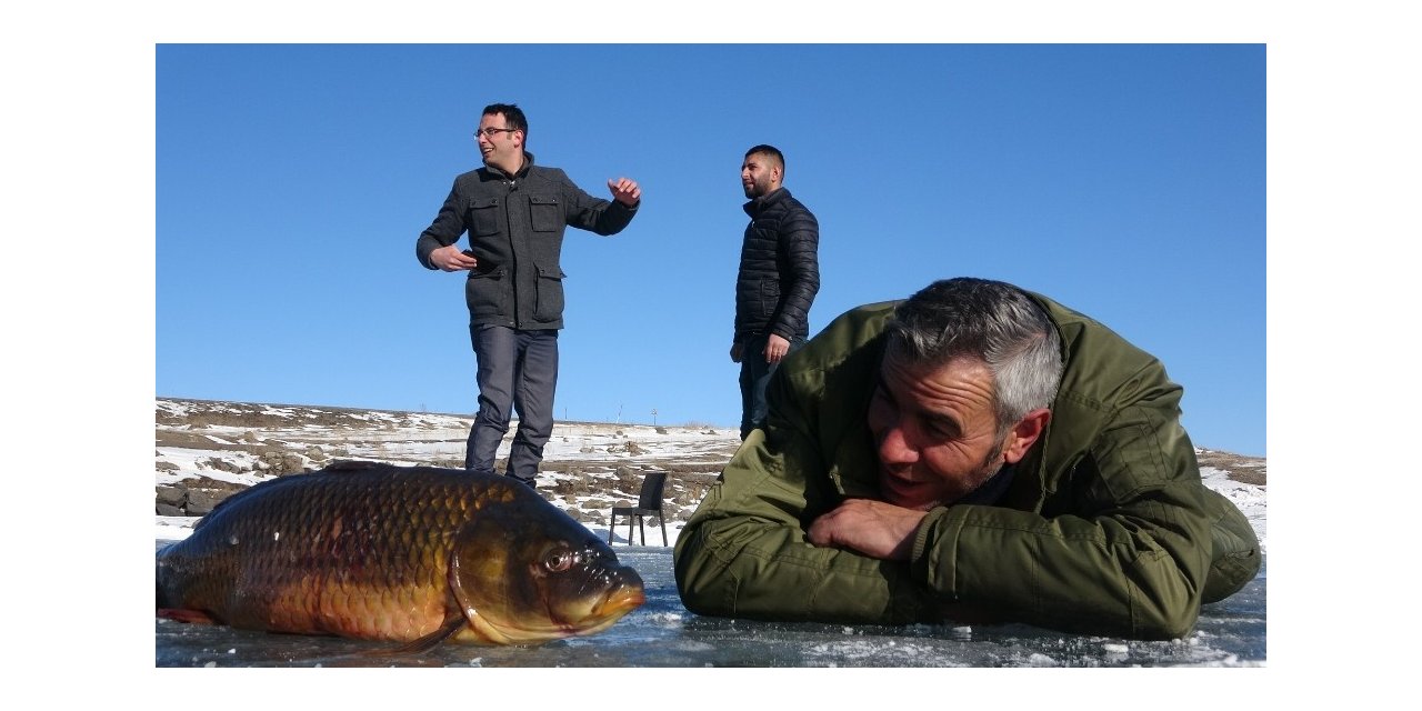 Kış turizminin cazibe merkezi Çıldır Gölü rüya gibi