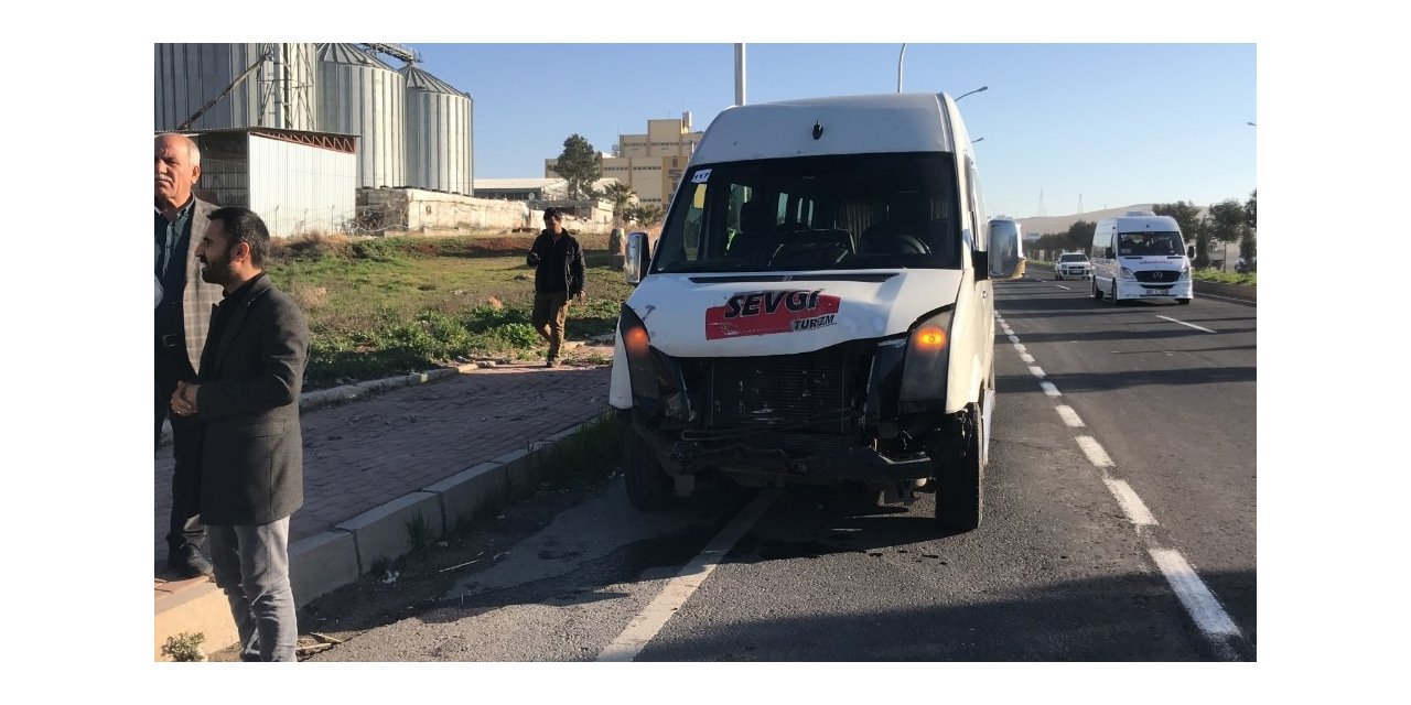 Şanlıurfa’da işçi servisleri çarpıştı: 7 yaralı