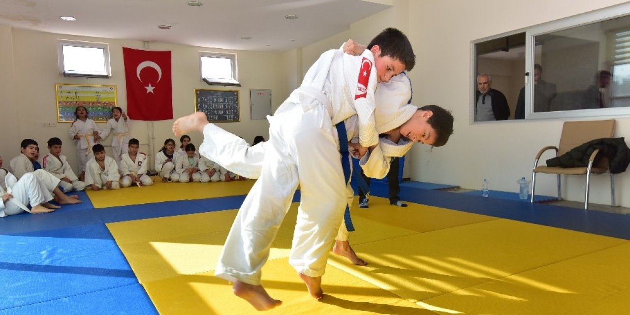 Karacaoğlan Ortaokulu Judo İl Birincisi