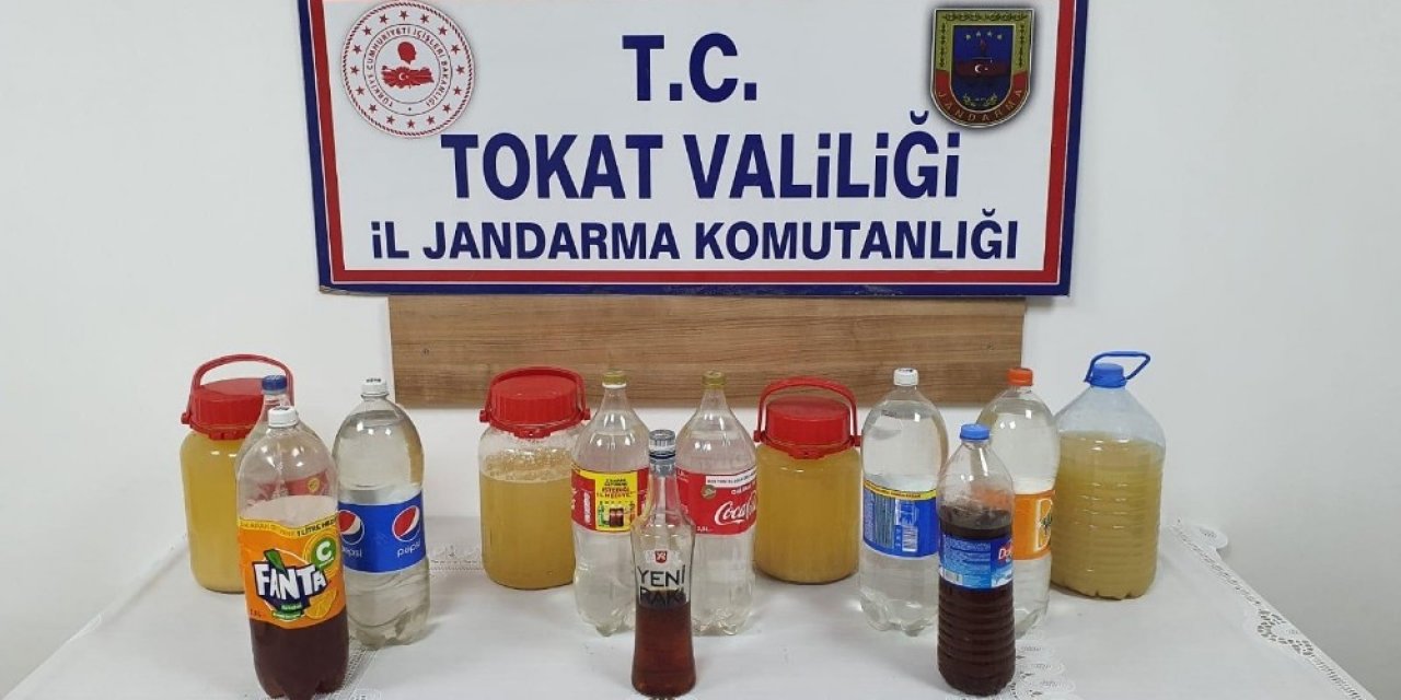 Sahte rakıları şişeleyemeden yakalandı