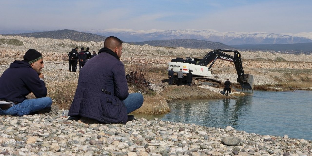 Çayda kaybolan baba ve oğlunu arama çalışmaları sürüyor