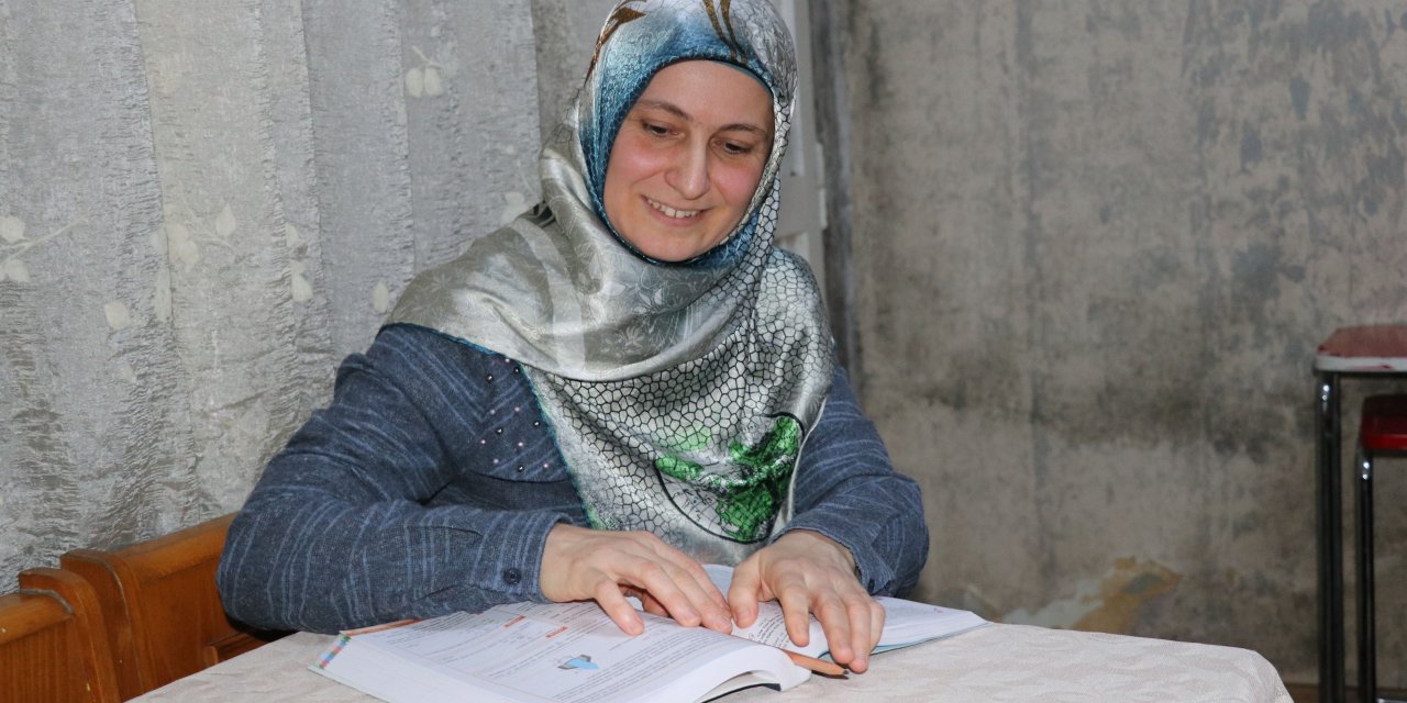 28 Şubat'ta başörtülü 2 kadının "hayalleri çalındı"