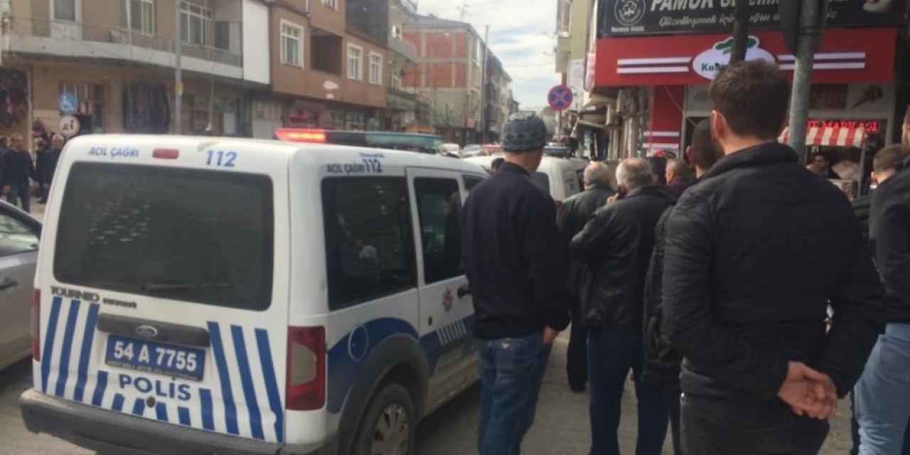 Trafik kazasında annesi yaralanınca öfkesini araçtan çıkardı