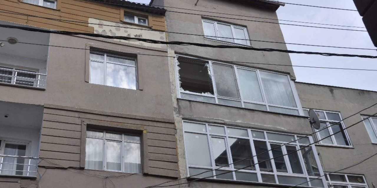 Çatı parça parça uçtu