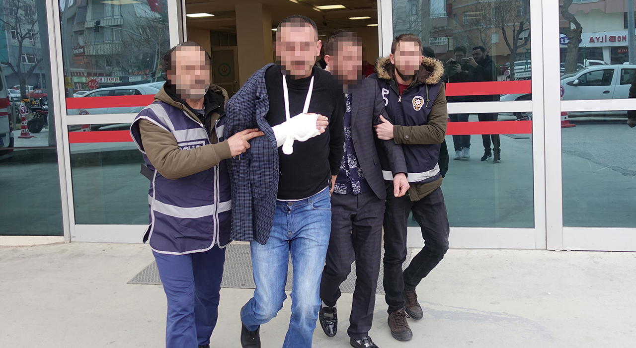 Konya'da silah ve bıçakla market soymaya çalışan 3 şüpheli tutuklandı