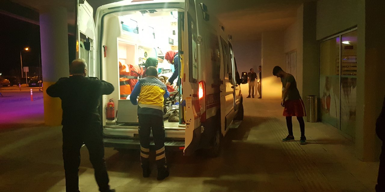 Erzincan'da evde çıkan yangında dumandan etkilenen 9 kişi hastaneye kaldırıldı