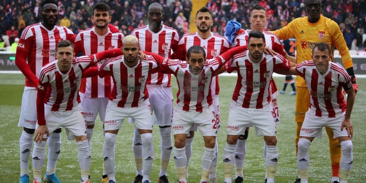 Sivasspor’da 4 futbolcu kart sınırında!