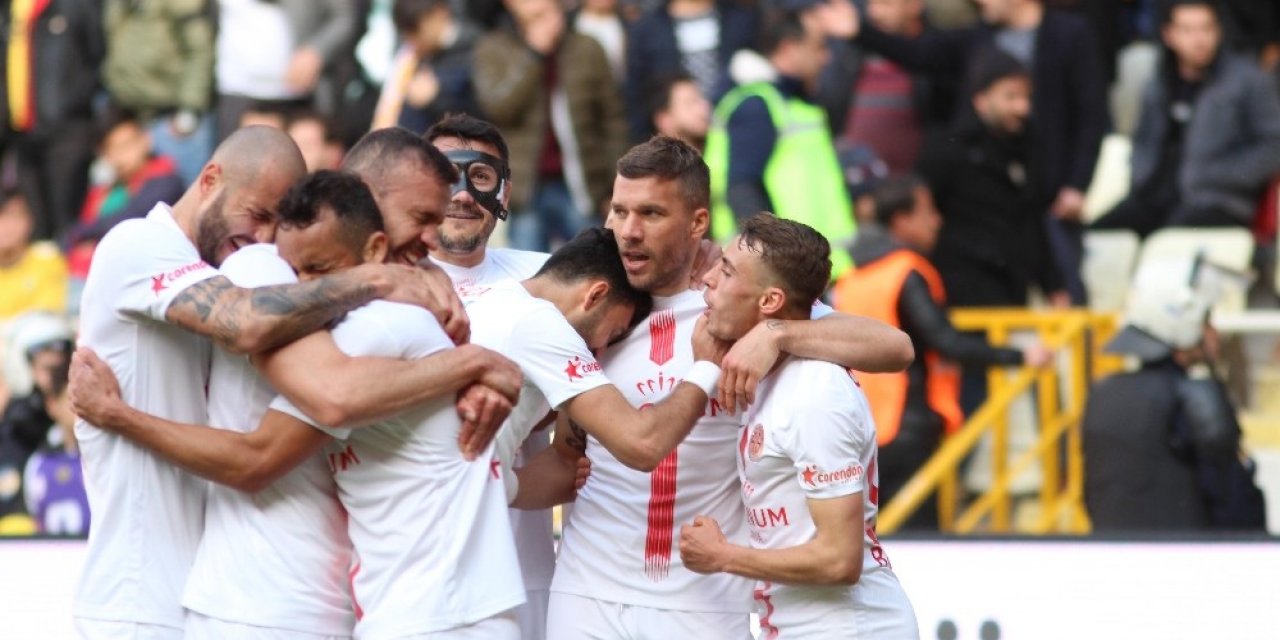Antalyaspor ile Fenerbahçe 48. randevuda