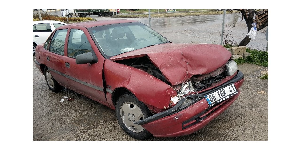 Samsun’da otomobil ile ticari araç çarpıştı: 6 yaralı