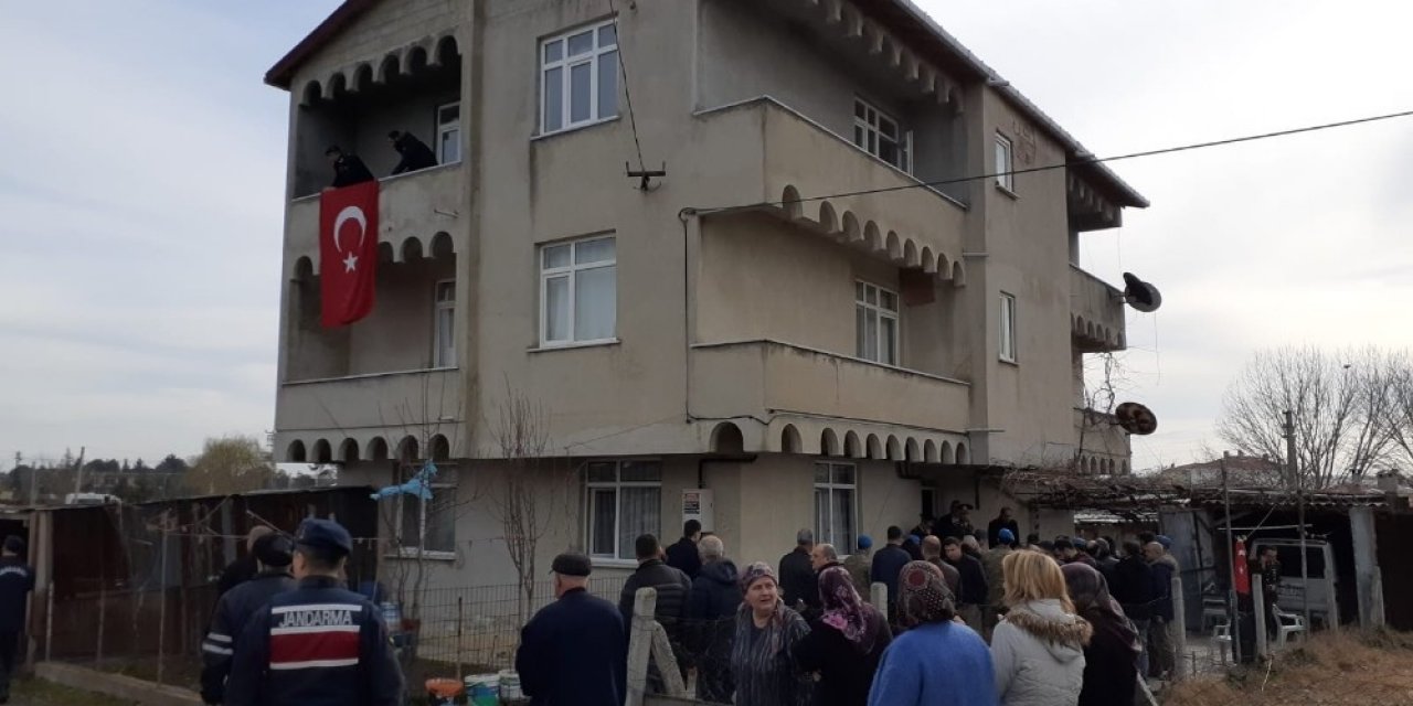 İdlib’de şehit olan Uzman Onbaşı Nihat Kara’nın ailesine haber verildi