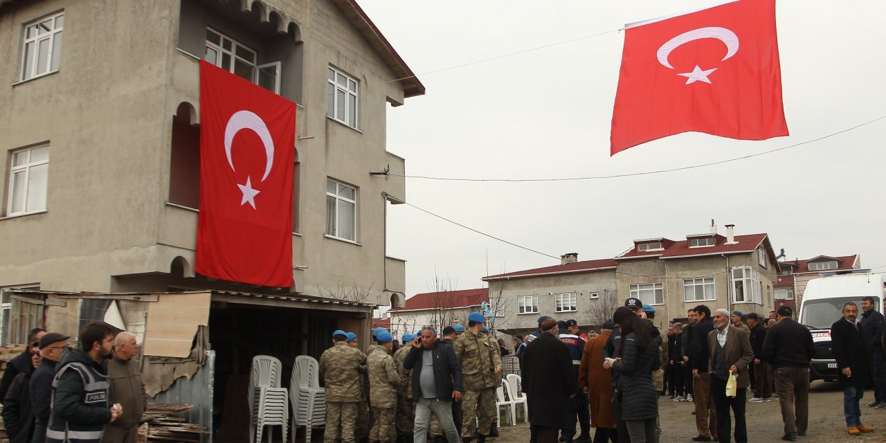 İdlib'de şehit olan 3 askerin Tekirdağ'daki ailelerine acı haber verildi