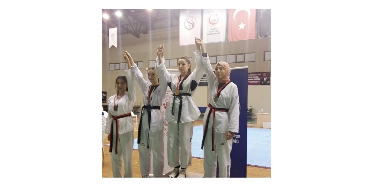 Burhaniyeli Taekvondocular Balıkesir birincisi oldu