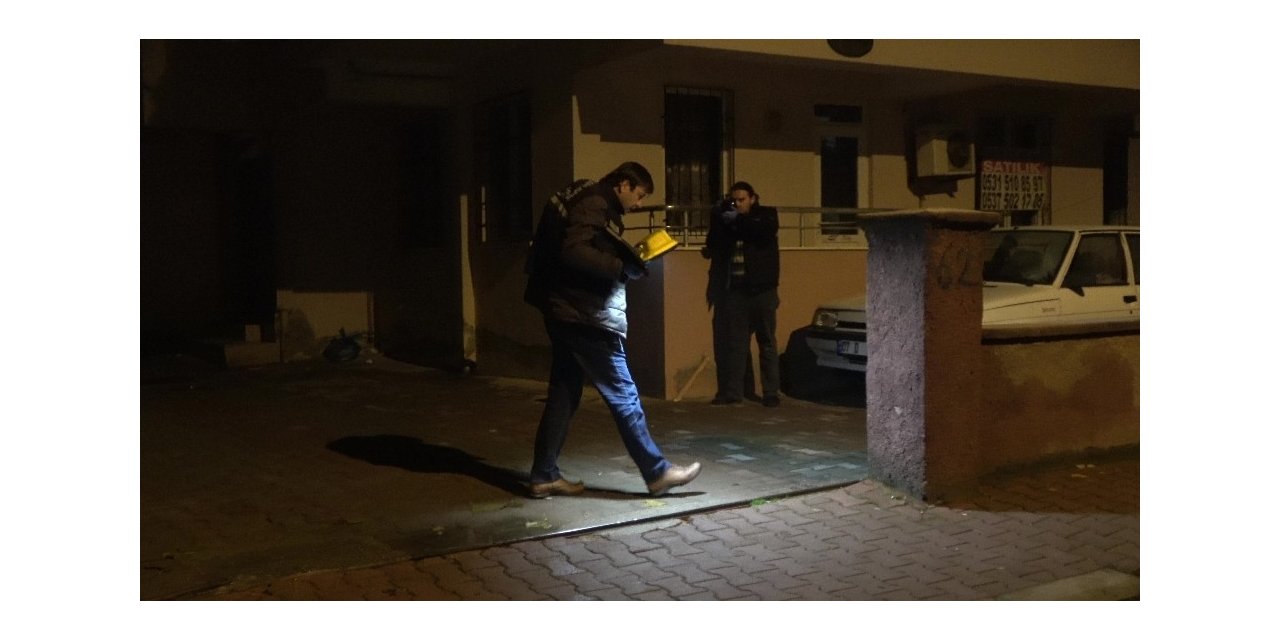 Kendisine küfrettiğini iddia ettiği komşusunu öldürdü