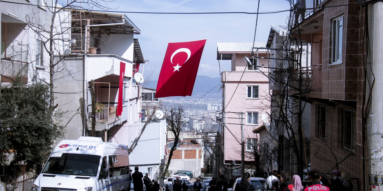 İdlib'de şehit olan Piyade Uzman Çavuş Yılmaz'ın şehadet haberi babasına verildi