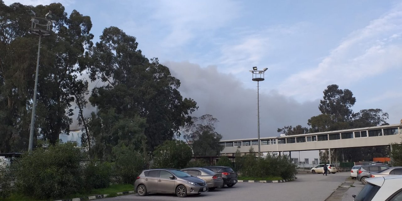 KKTC'li yetkililer Lefkoşa'da yangın çıkan hastanede incelemelerde bulundu