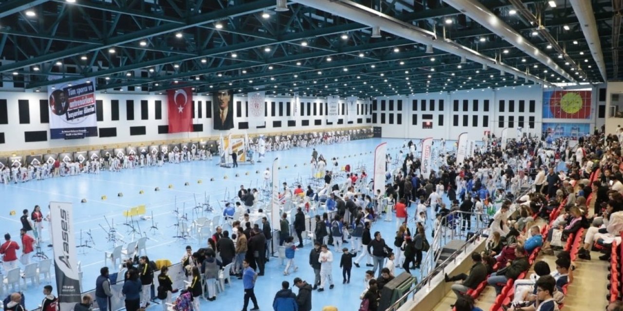 Minik okçular 12’den vurmak için ter döküyor