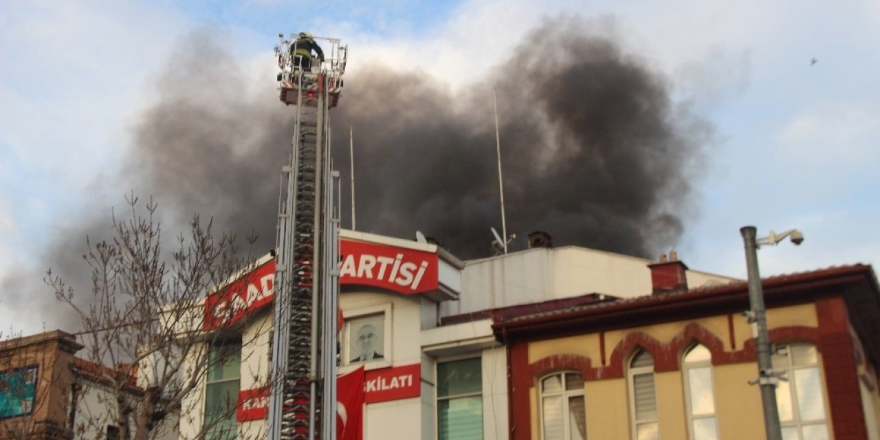 Klima patlaması sonucu çıkan yangın söndürüldü
