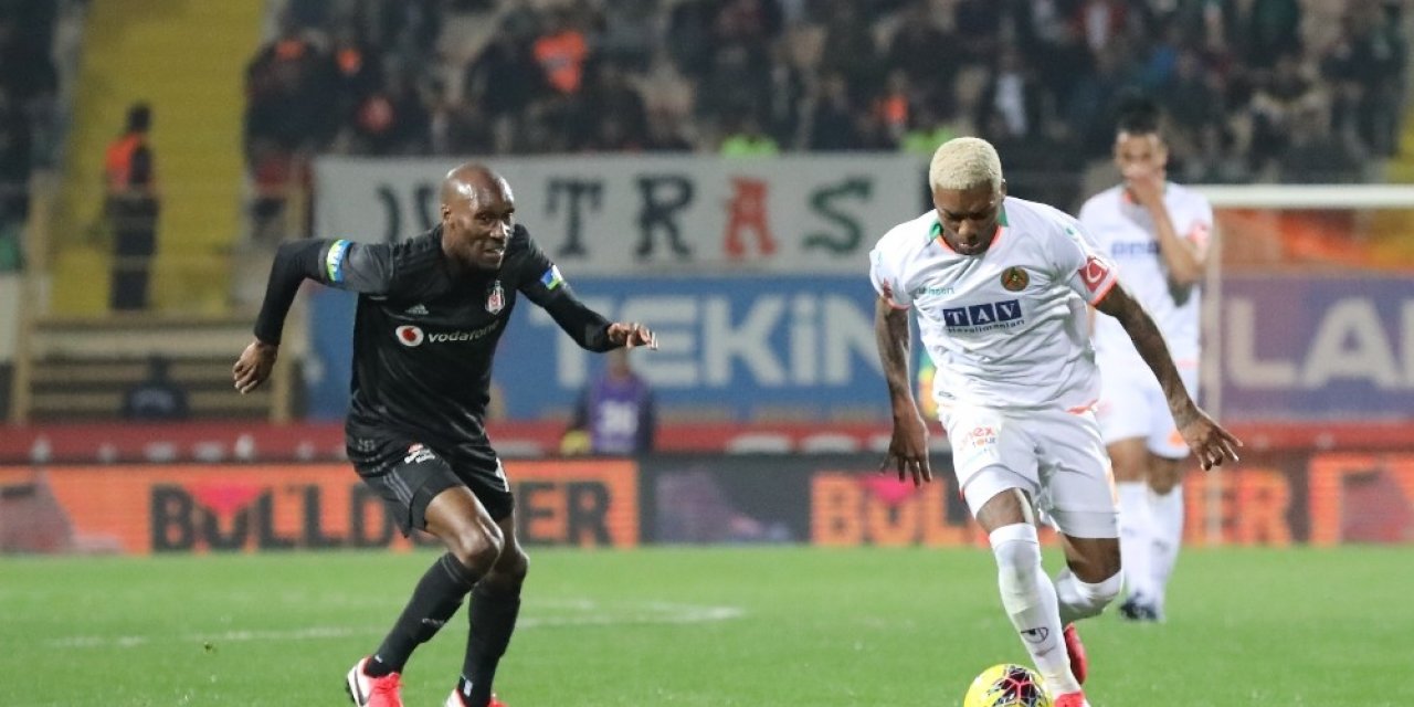 Süper Lig: Alanyaspor: 1 - Beşiktaş: 2  (Maç sonucu)