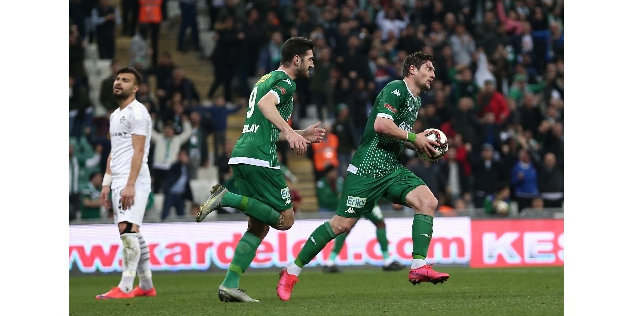 Bursaspor, İstanbul’da çıkış arıyor