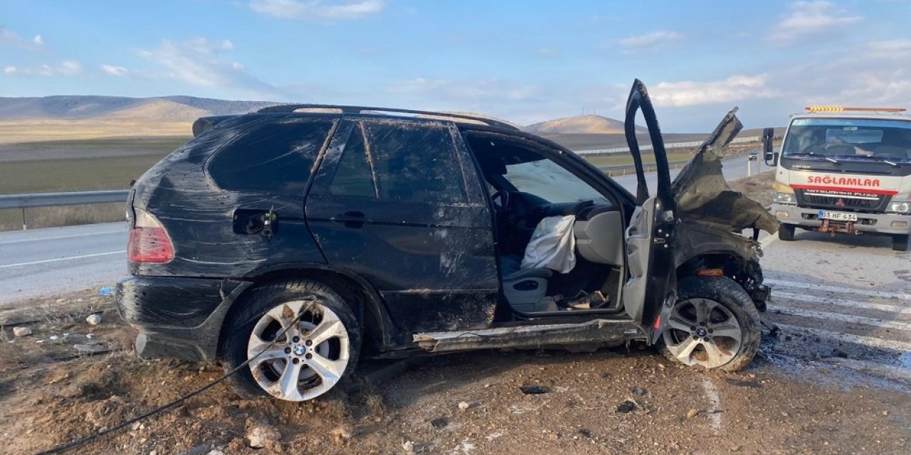Kavşaktan hatalı çıkış kazaya sebep oldu