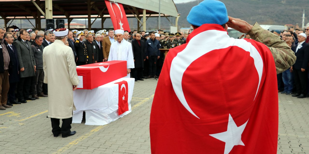 İdlib'de şehit olan Piyade Uzman Çavuş Yılmaz son yolculuğuna uğurlandı