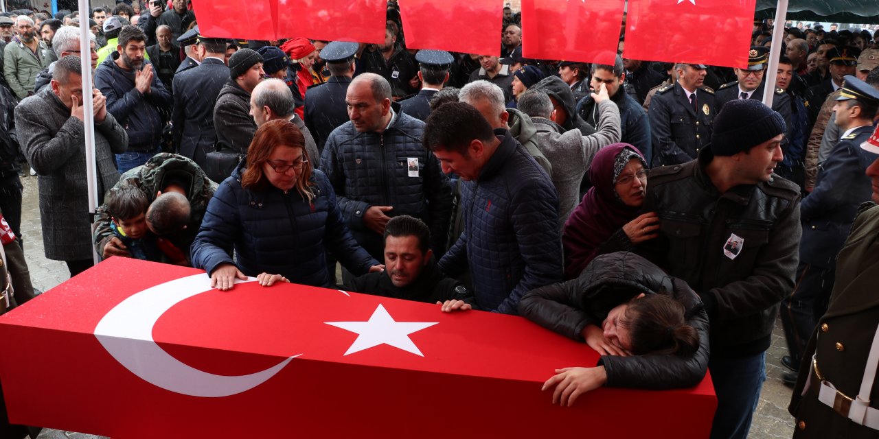İdlib şehidi Uzman Çavuş Turgut son yolculuğuna uğurlandı