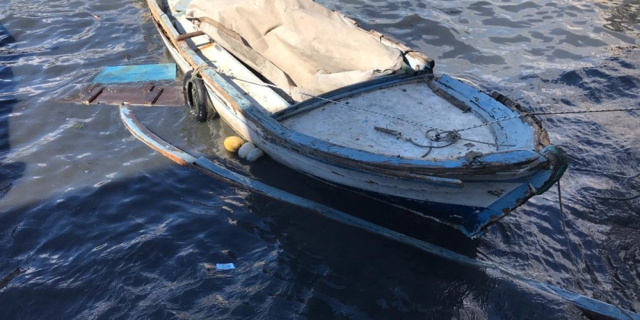 Kuşadası’nda 2 balıkçı teknesi battı