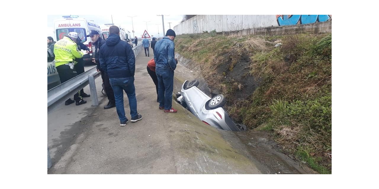 Rize'de otomobil su kanalına devrildi: 5 yaralı