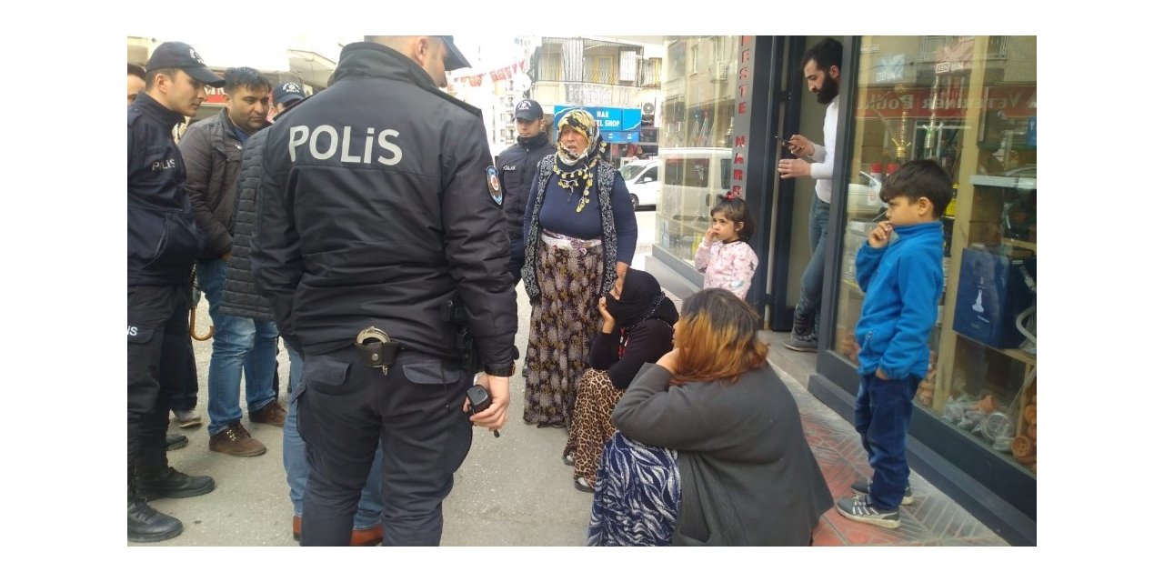 Tırnakçılık yaparken yakalanan kadınlar ortalığı birbirine kattı
