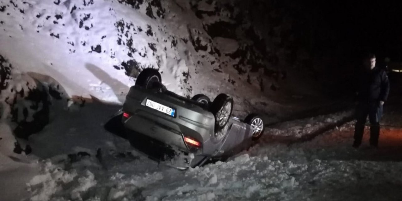 Pekün Dağı geçidinde otomobil takla attı: 3 yaralı