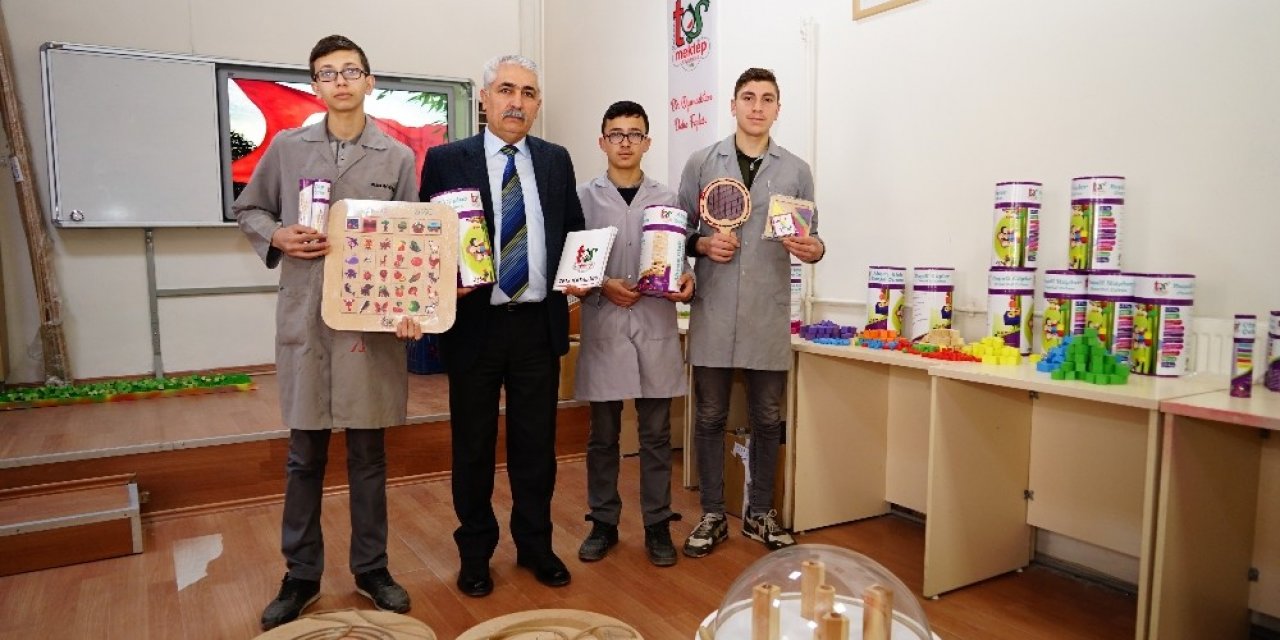 Bu okulun cirosu şirketlerle yarışıyor