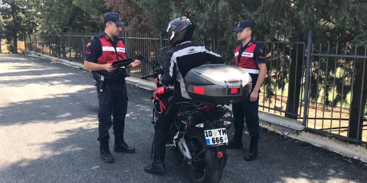 Jandarma suçlulara göz açtırmıyor