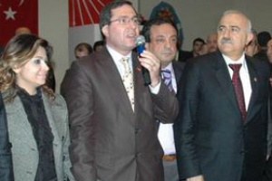 Gandhi'nin partisinde inanılmaz olay
