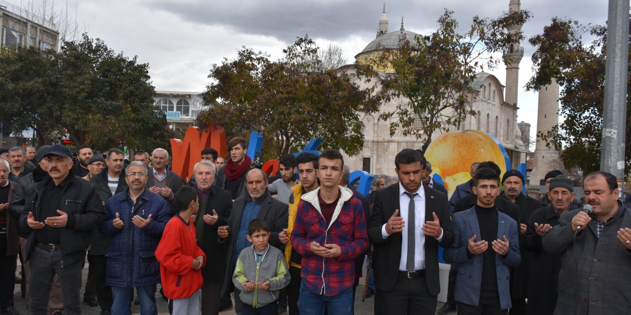 Türkiye Mehmetçik için tek yürek oldu