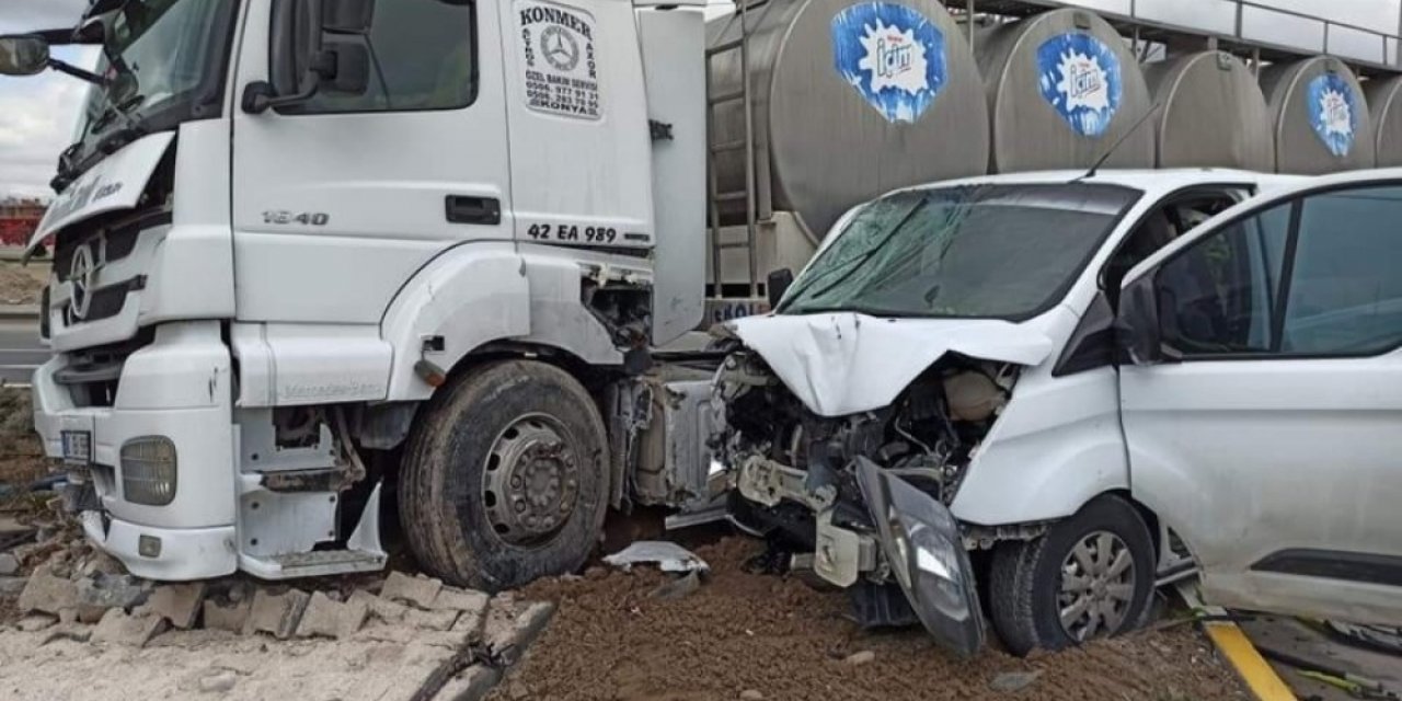 Konya’da süt tankeriyle kamyonet çarpıştı: 1 ağır yaralı