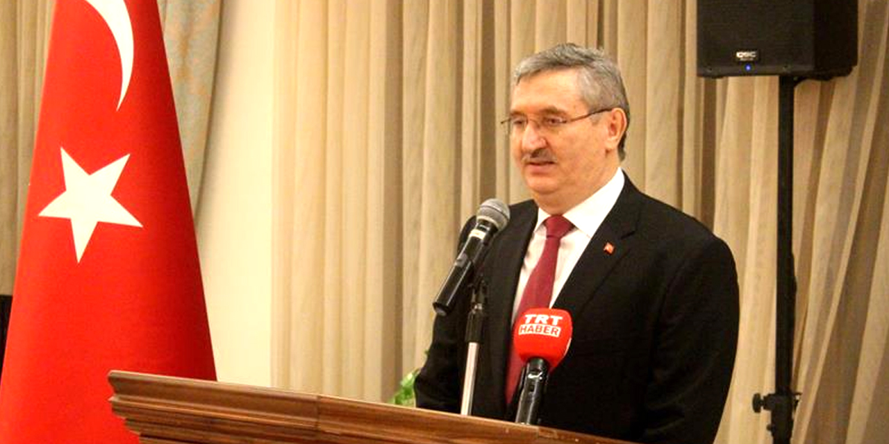 Katar'dan Türkiye'nin Doha Büyükelçisi Özer'e devlet nişanı