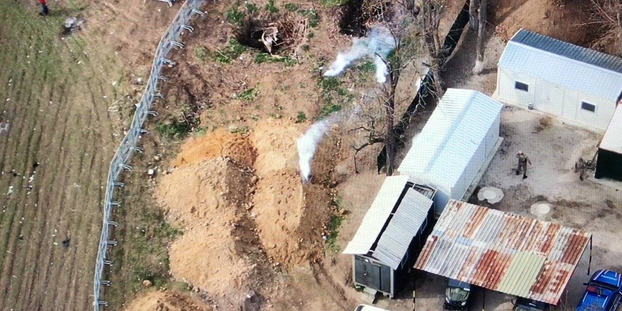 Yunan güvenlik güçleri düzensiz göçmenlere plastik mermiyle ateş etti