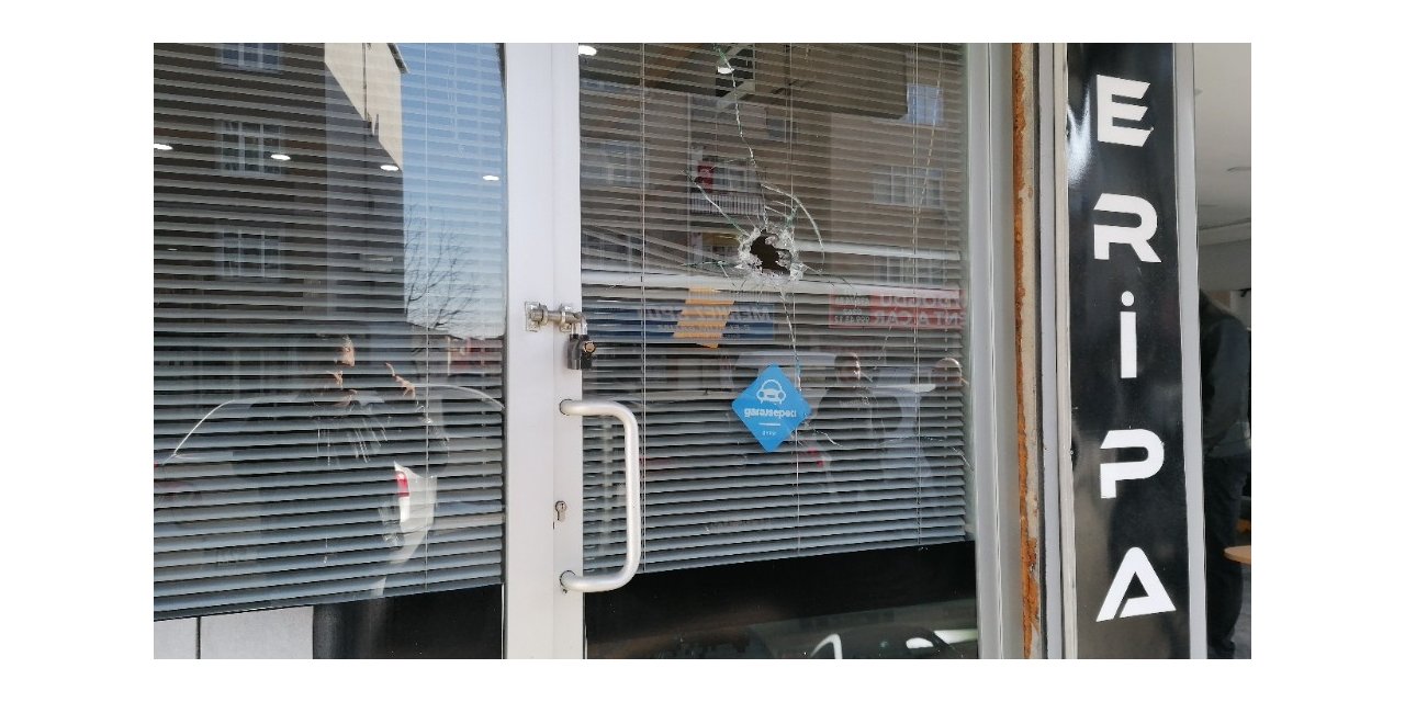 Kocaeli’de oto galeride silahlı çatışma: 2 gözaltı