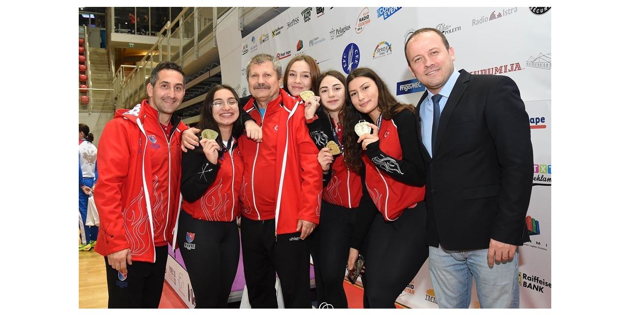 Genç Kadınlar Kılıç Takımı’ndan bronz madalya