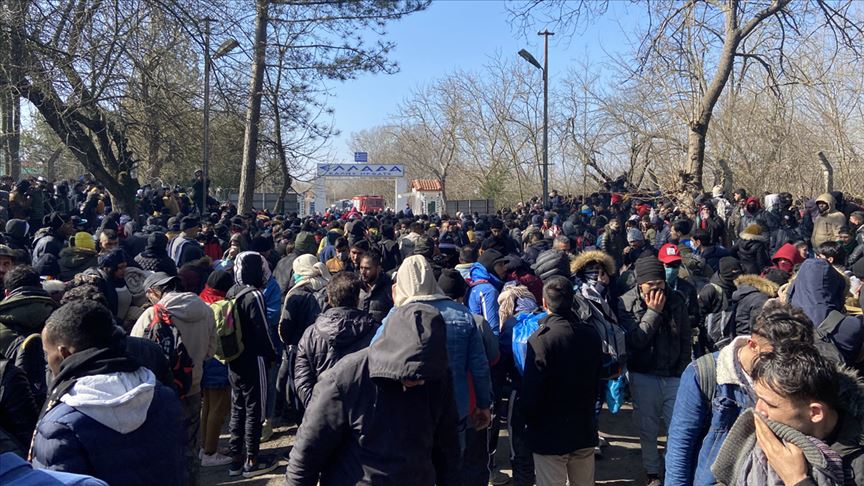 "Edirne üzerinden ülkemizden ayrılan göçmen sayısı 100 bin 577"