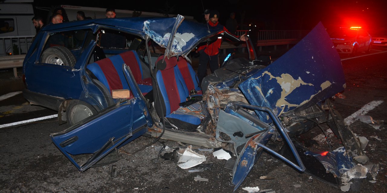 Giresun'da otomobilin tıra çarptığı kazada iki kişi yaralandı