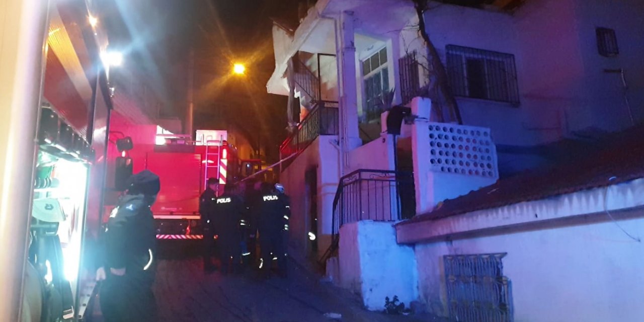 İzmir'de çıkan ev yangınında bir kişi öldü
